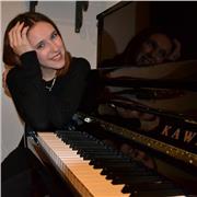 Profesora de Saxofón para niveles básicos y elementales.